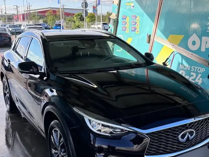 Infiniti QX30