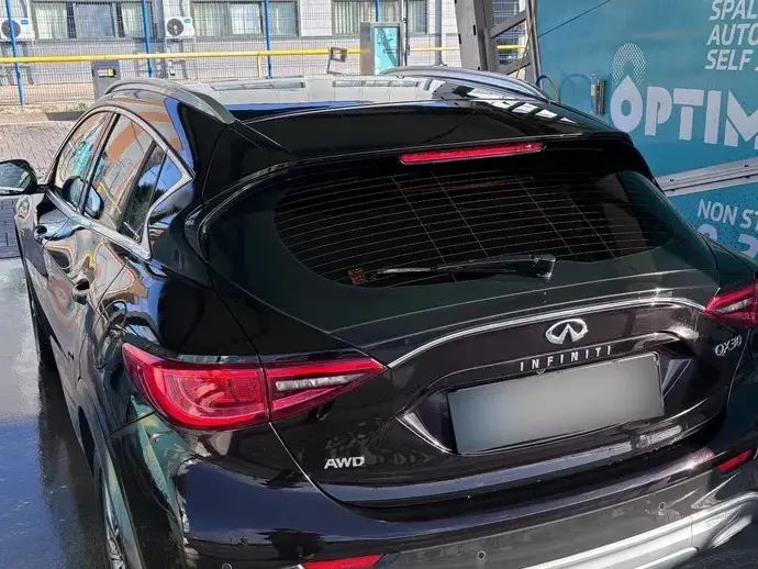 Infiniti QX30