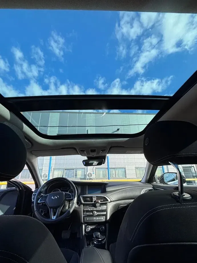 Infiniti QX30 — imagine 6