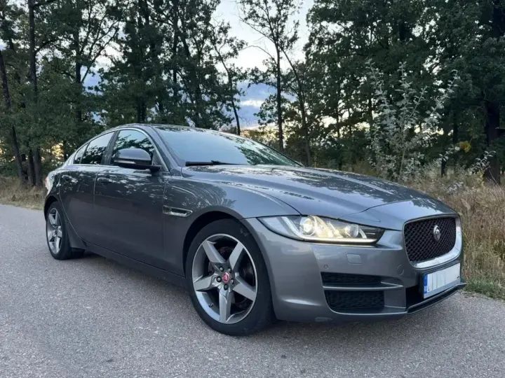 Jaguar XE