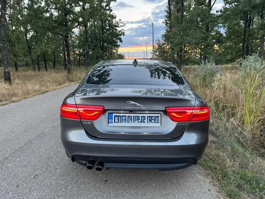 Jaguar XE — imagine 9