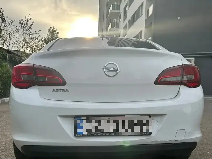 Opel Astra J