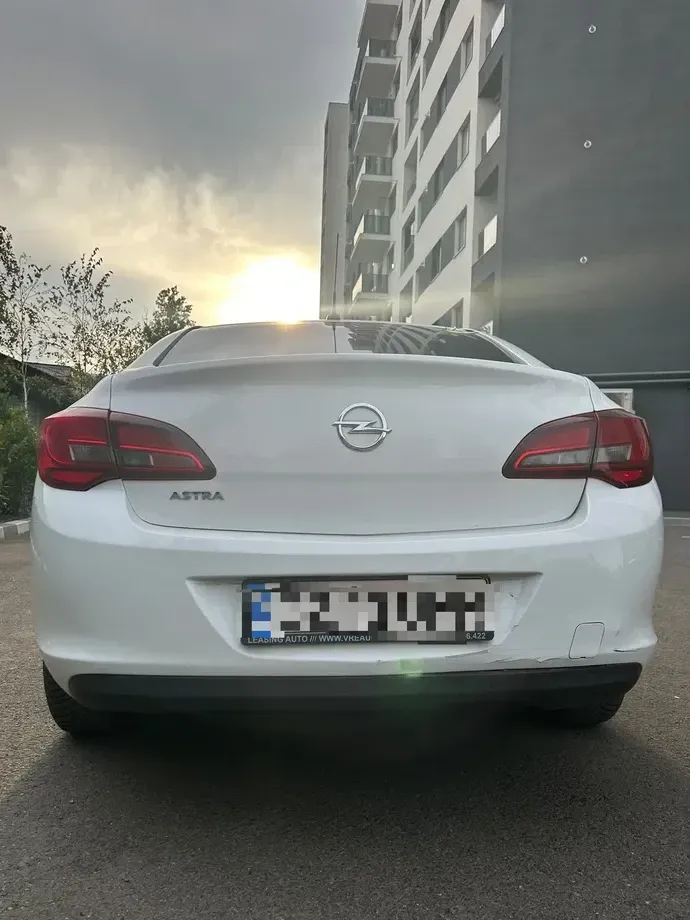 Opel Astra J — imagine 2