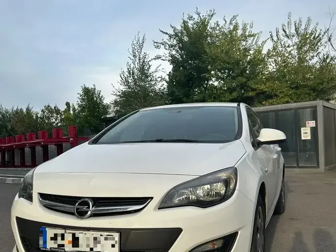 Opel Astra J