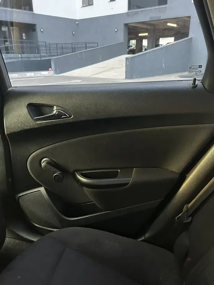 Opel Astra J — imagine 8