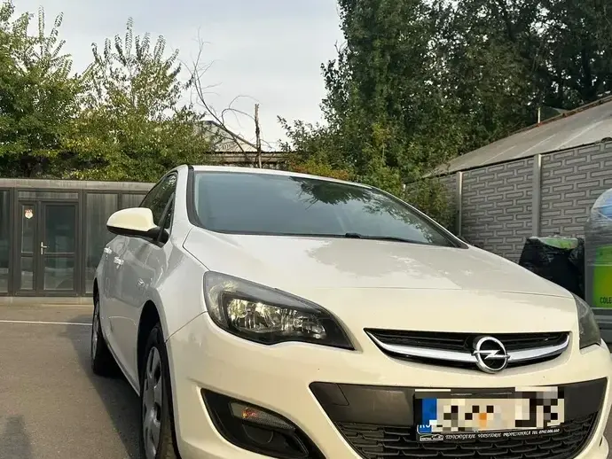 Opel Astra J
