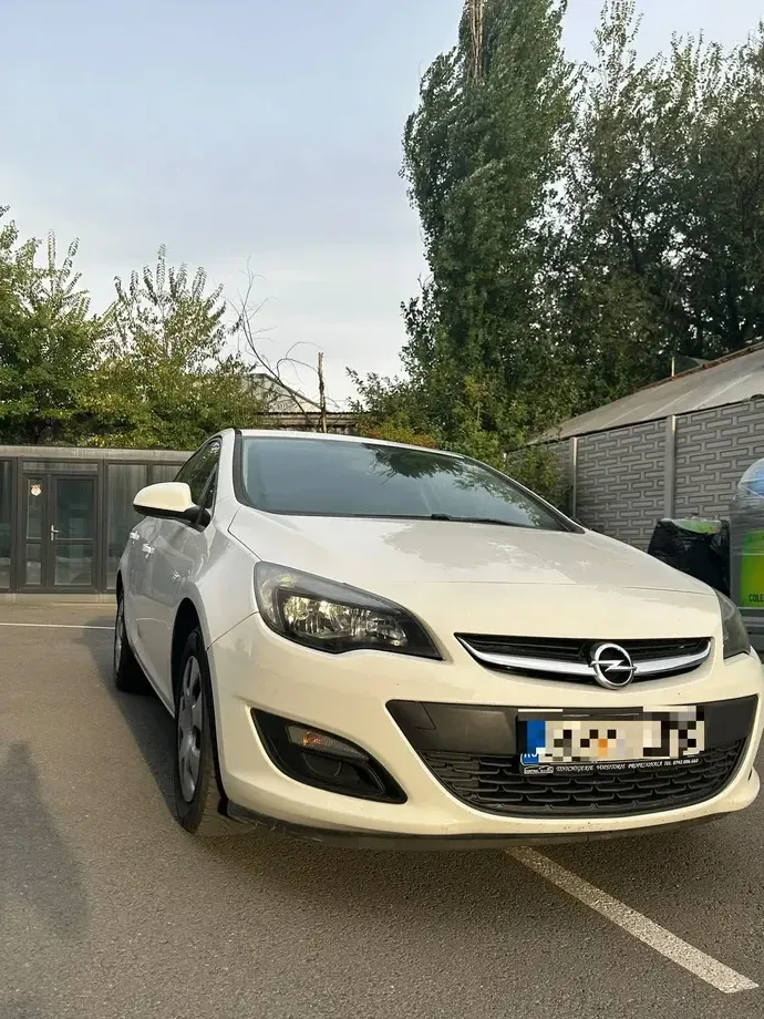 Opel Astra J — imagine 4