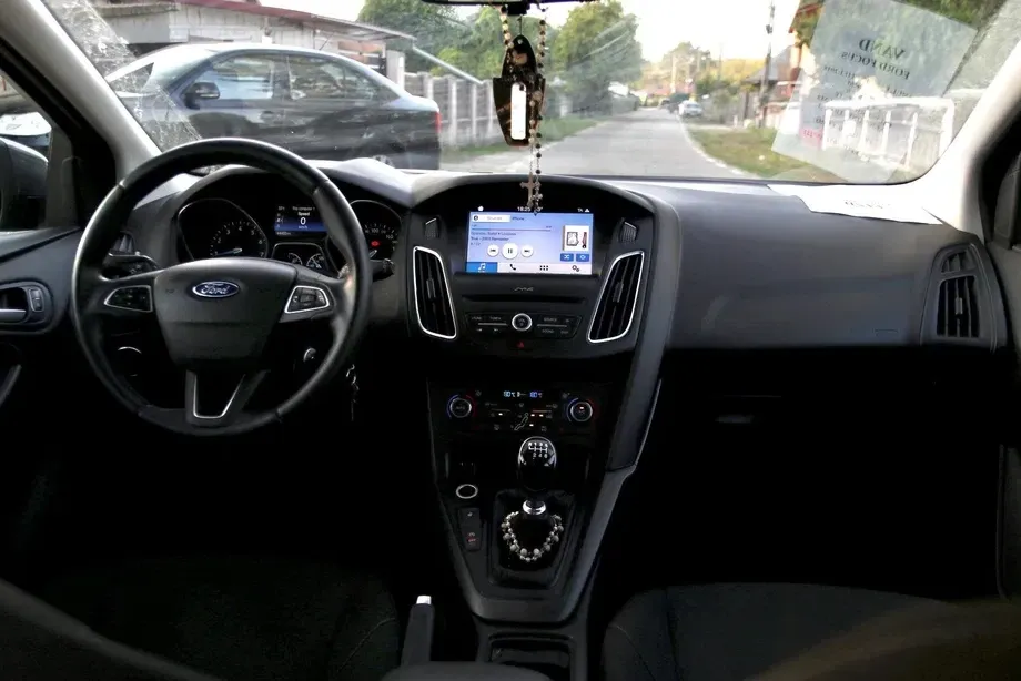 Ford Focus — imagine 6