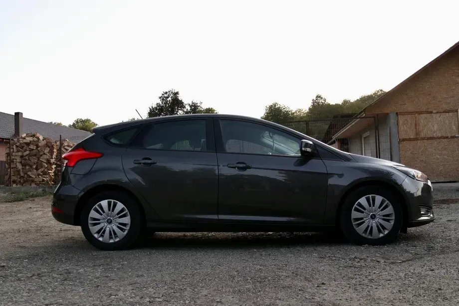Ford Focus — imagine 3