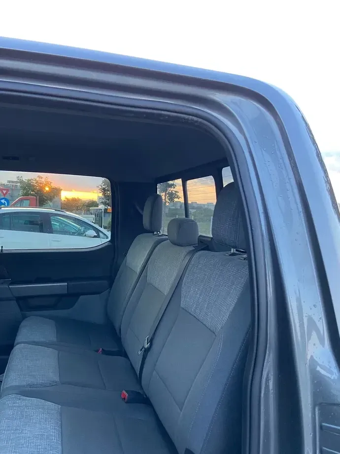Ford F150 — imagine 8