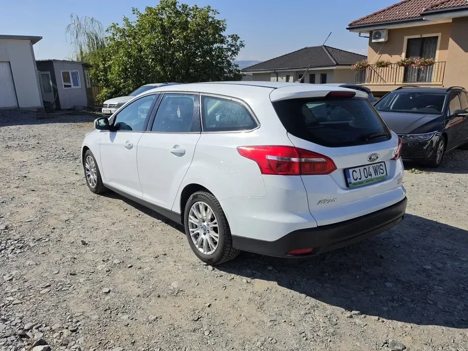 Ford Focus MK3 — imagine 7