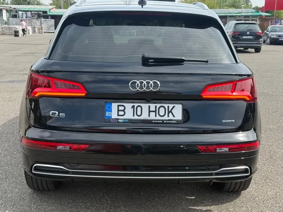 Audi Q5 50 TFSIe quattro S tronic S line business — imagine 10
