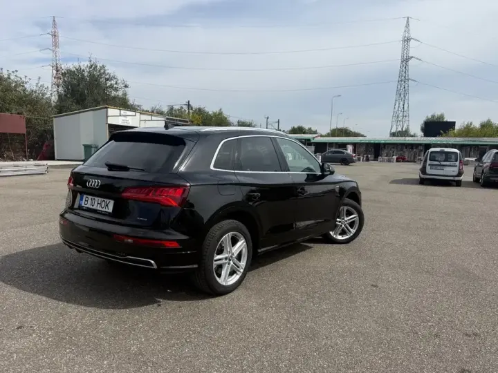 Audi Q5 50 TFSIe quattro S tronic S line business