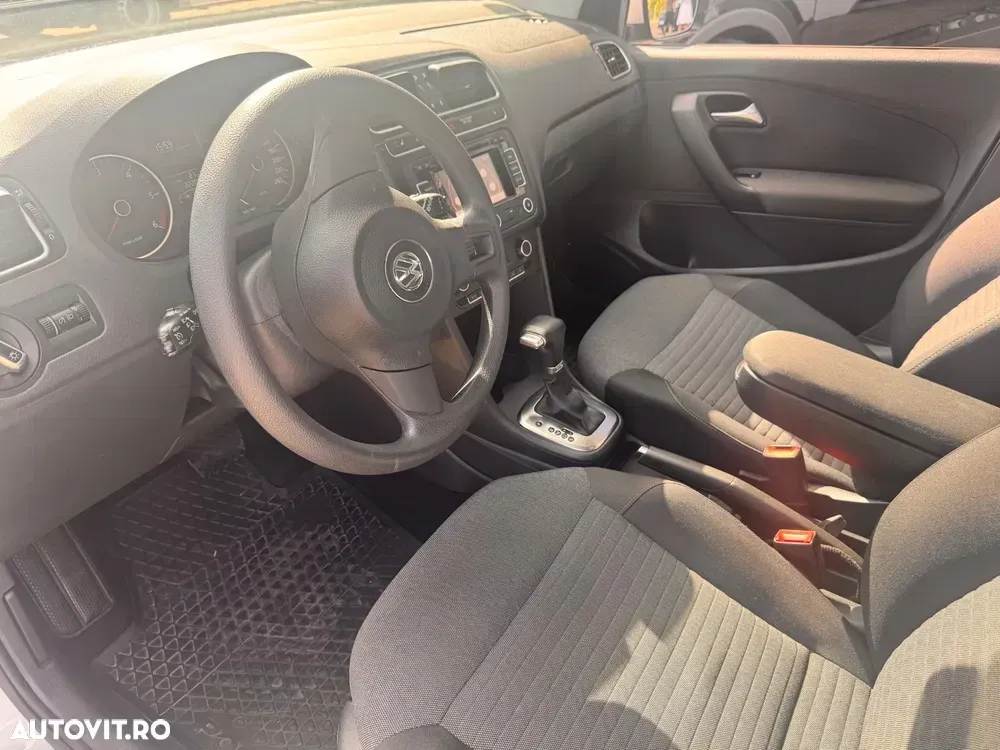 Volkswagen Polo 1.6 TDI DSG Team — imagine 5