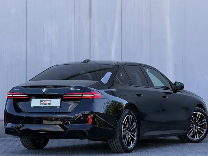 BMW Seria 5 G30/G31 520d xDrive AT MHEV