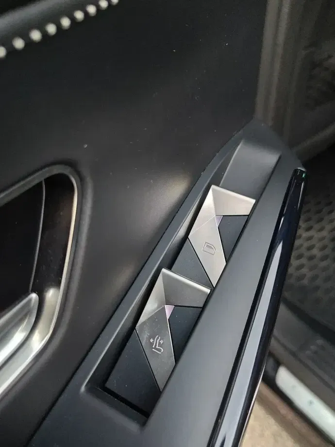 DS Automobiles DS 7 Crossback — imagine 10