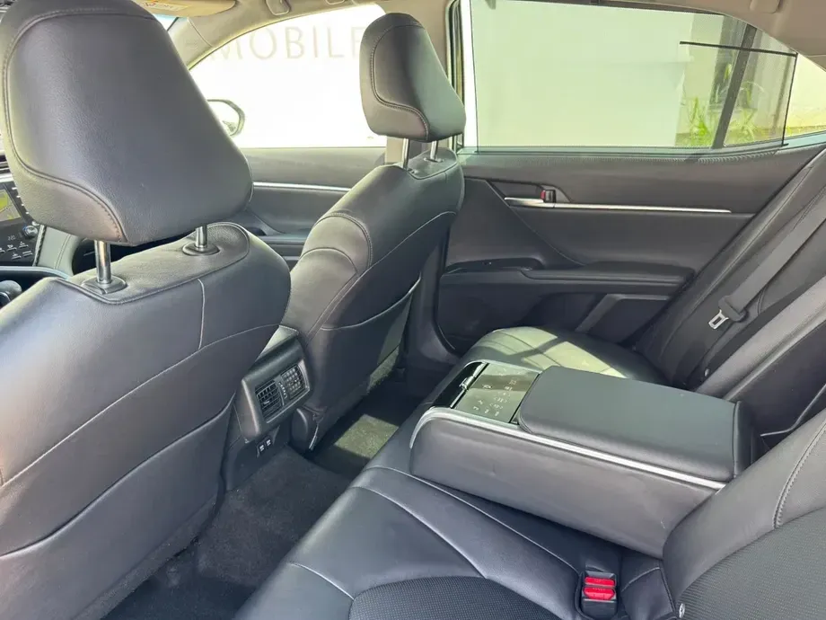 Toyota Camry VIII Luxury — imagine 10