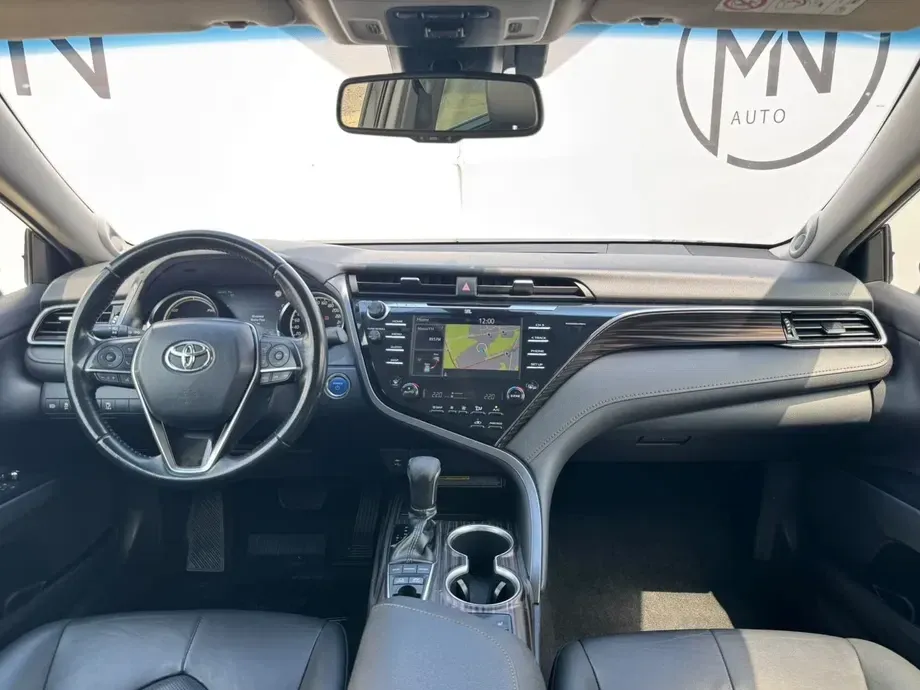 Toyota Camry VIII Luxury — imagine 7