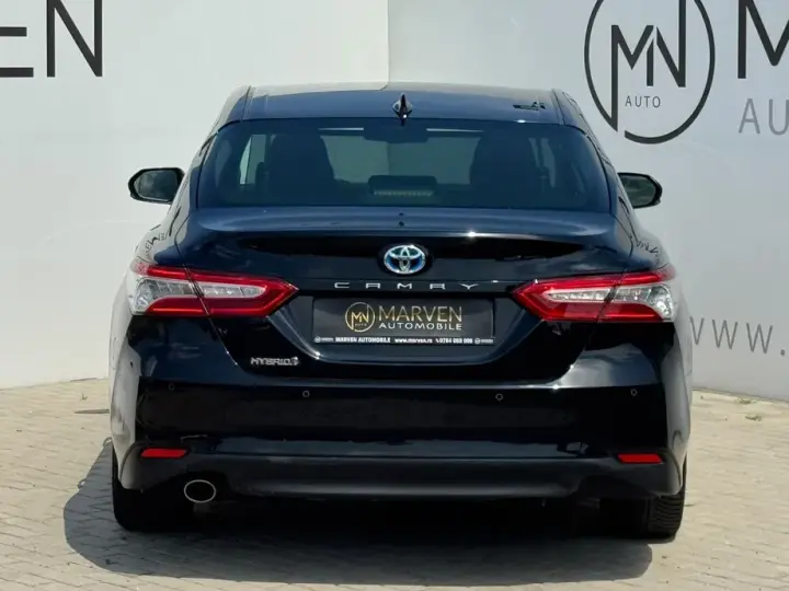 Toyota Camry VIII Luxury