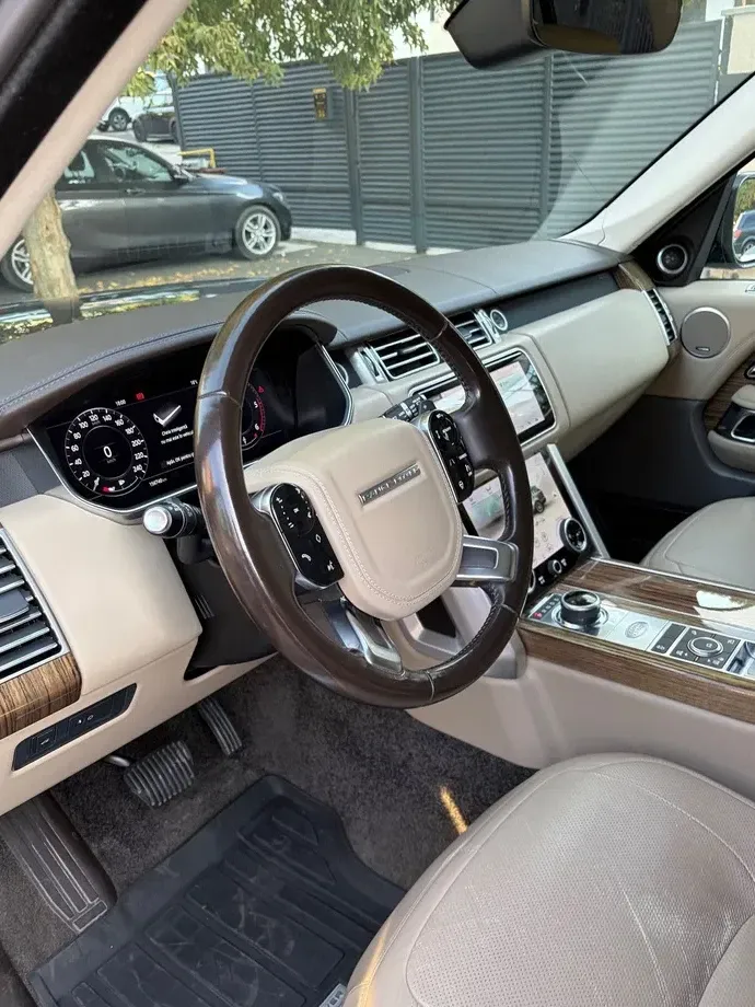 Land Rover Range Rover — imagine 4