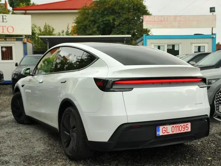 Tesla Model Y Long Range Dual Motor AWD