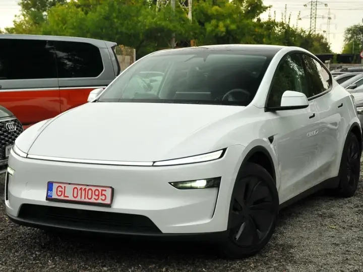 Tesla Model Y Long Range Dual Motor AWD