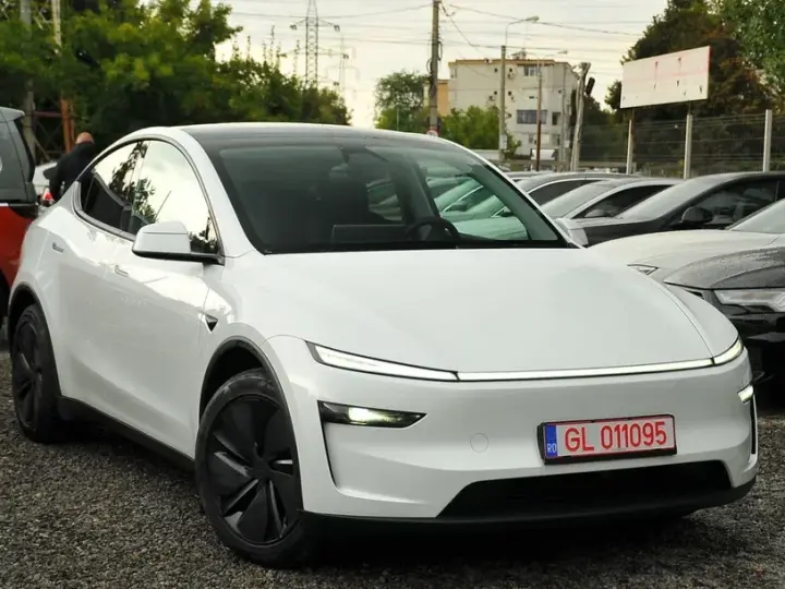 Tesla Model Y Long Range Dual Motor AWD