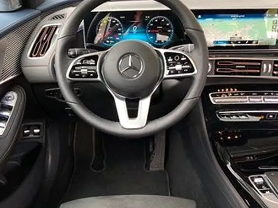 Mercedes-Benz EQC — imagine 9
