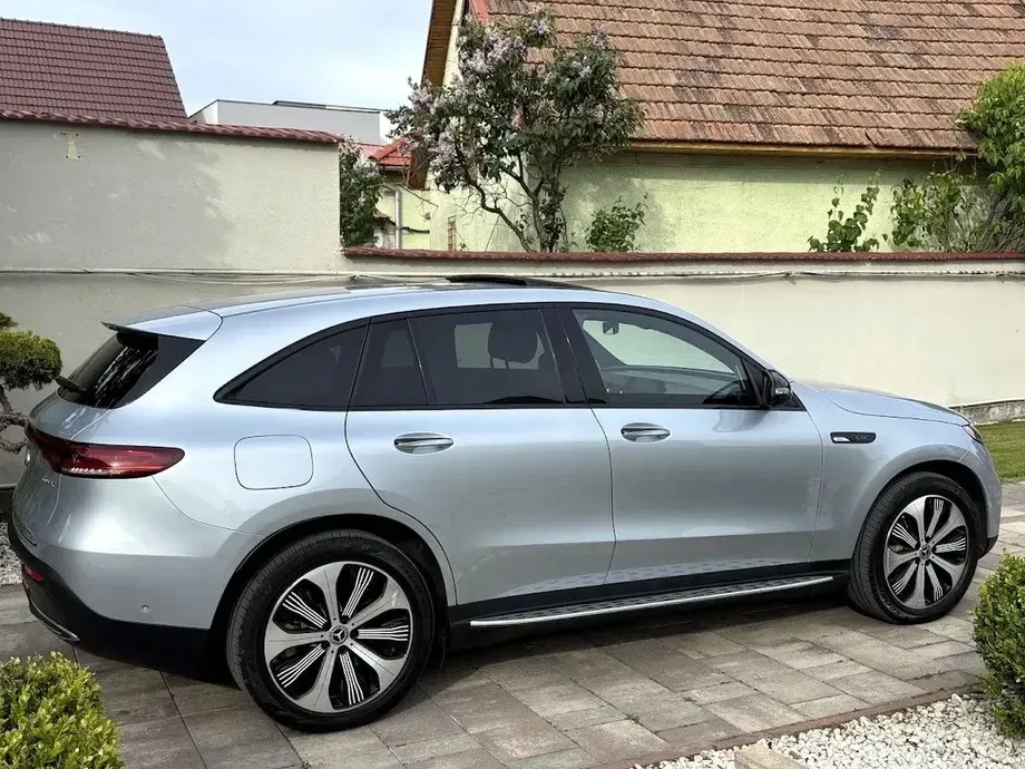 Mercedes-Benz EQC — imagine 4
