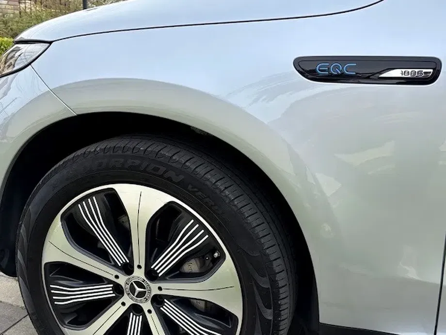 Mercedes-Benz EQC — imagine 8