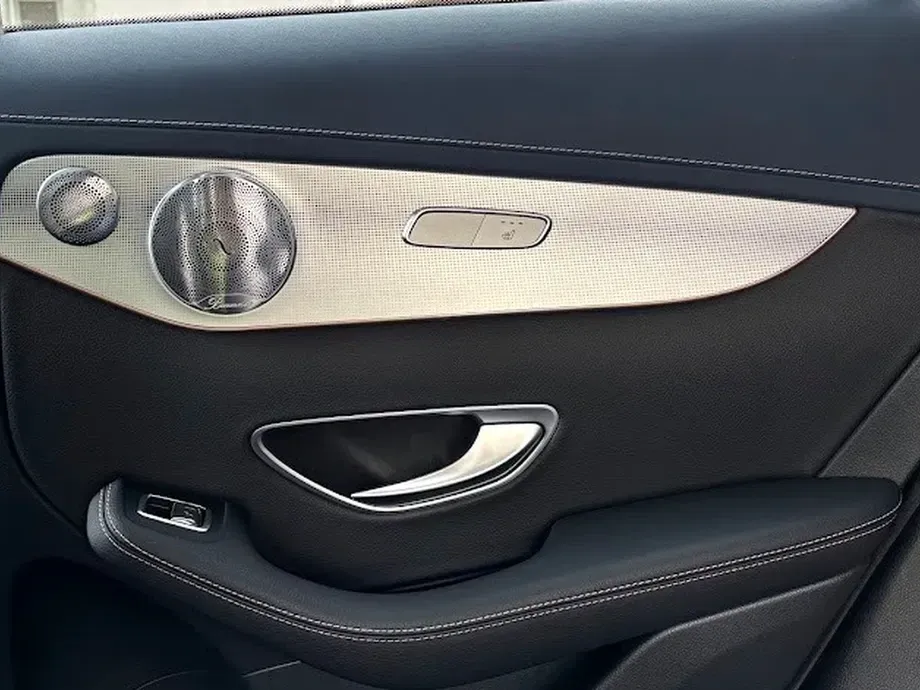 Mercedes-Benz EQC — imagine 10