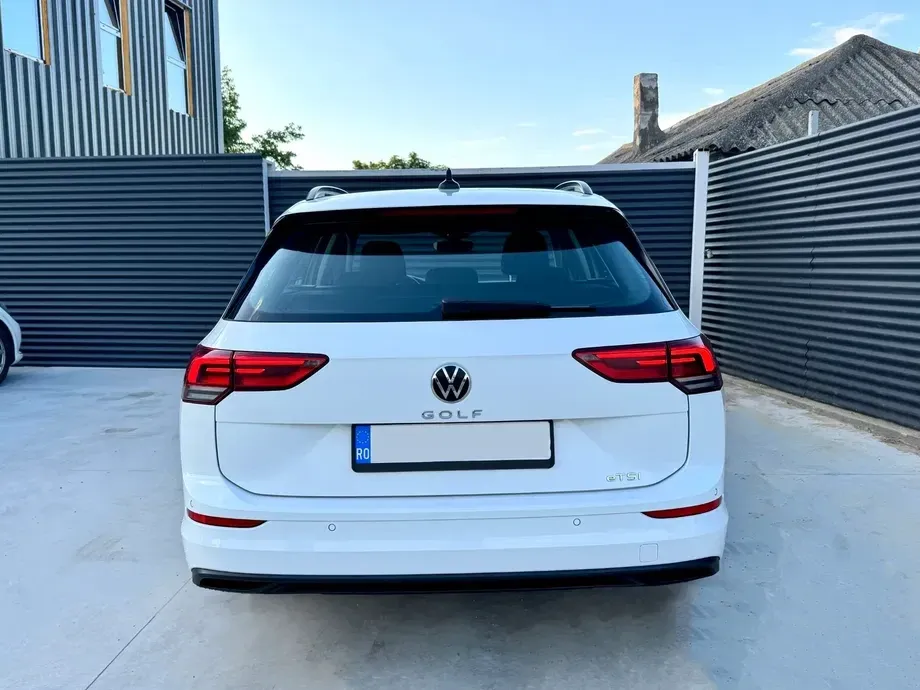 Volkswagen Golf VIII 1.0 TSI Life — imagine 2