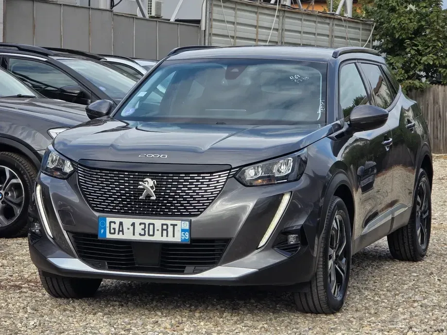 Peugeot 2008 PureTech 130 EAT8 GT Pack — imagine 2