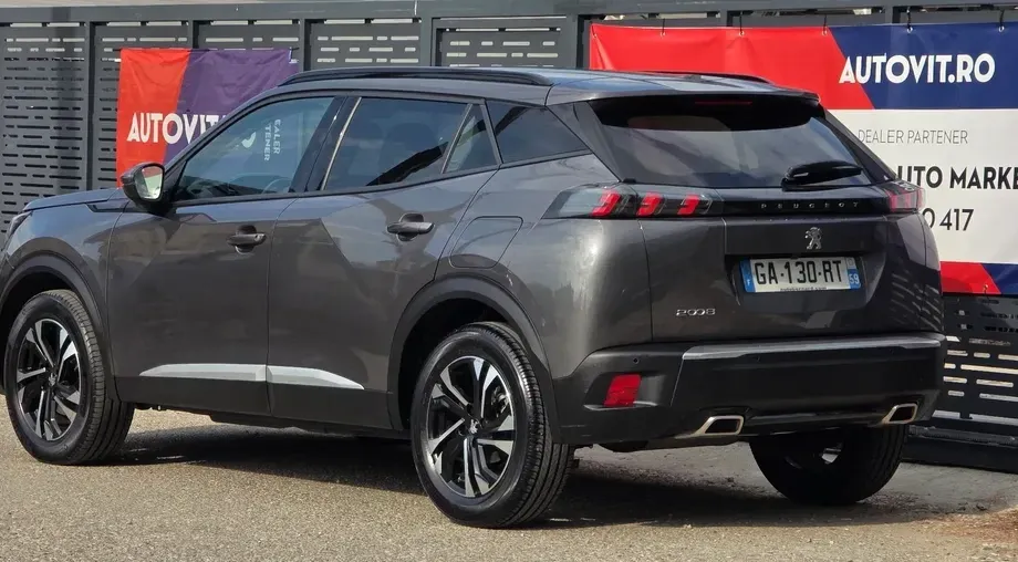 Peugeot 2008 PureTech 130 EAT8 GT Pack — imagine 10