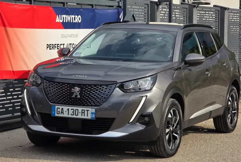Peugeot 2008 PureTech 130 EAT8 GT Pack — imagine 8