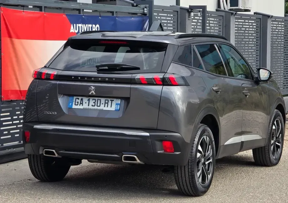 Peugeot 2008 PureTech 130 EAT8 GT Pack — imagine 5