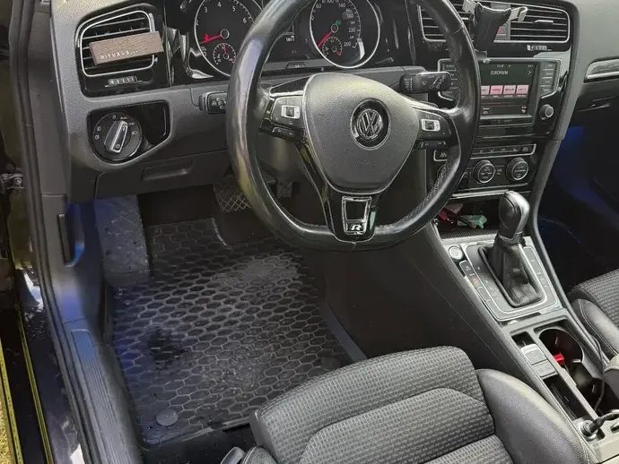 Volkswagen Golf VII