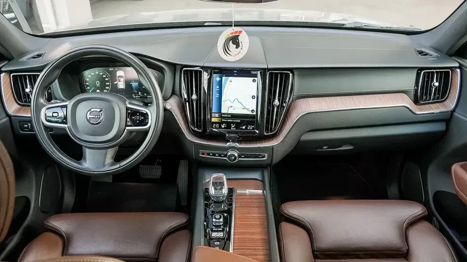 Volvo XC 60 II Recharge T6 Twin Engine eAWD Inscription Expression — imagine 10