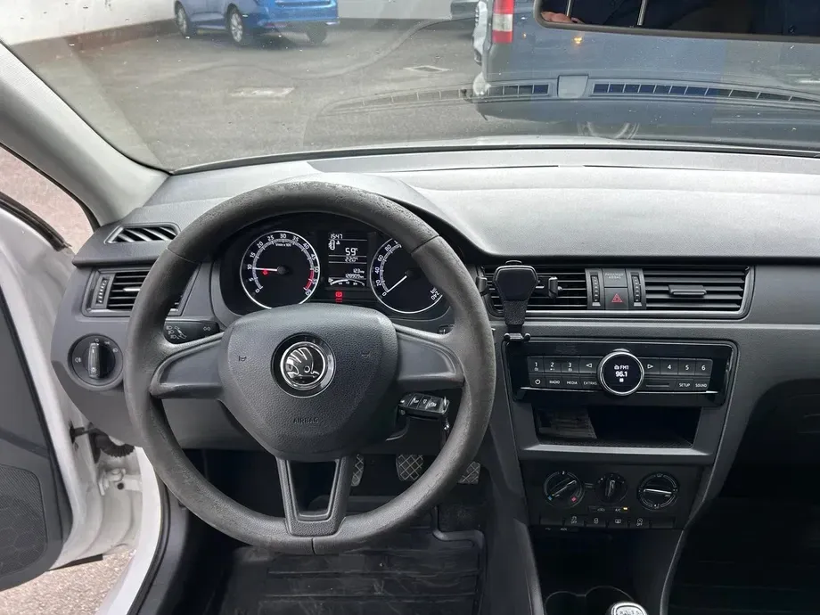 Škoda Rapid — imagine 9