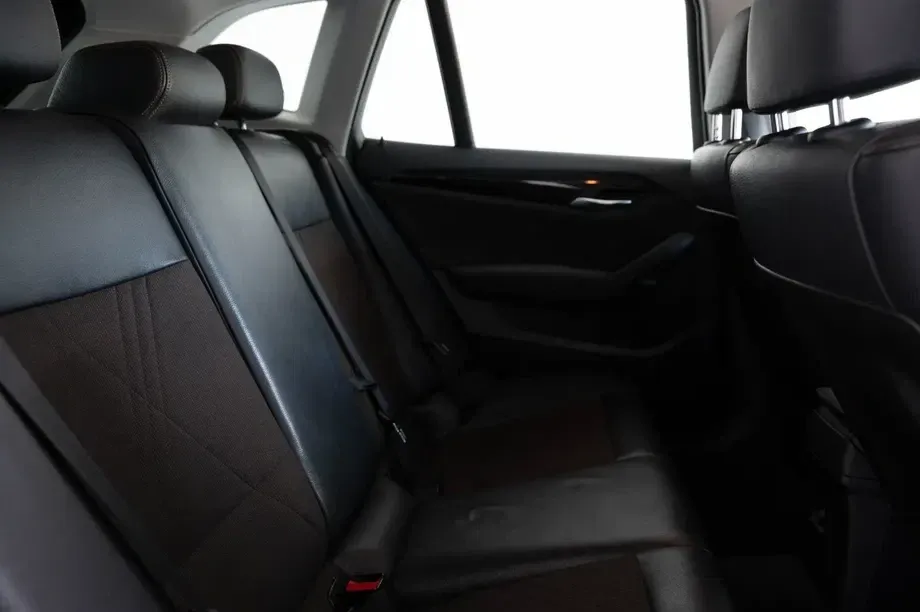 BMW X1 E84 xDrive20d Aut. xLine — imagine 8