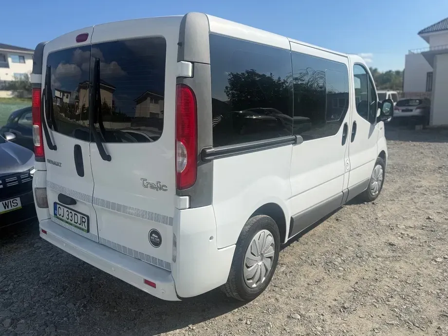 Renault Trafic Combi L1H1 8+1 Authentique — imagine 2