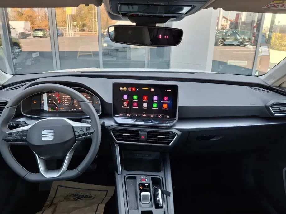 Seat Leon IV 1.5 eTSI DSG7 MHEV Style — imagine 7