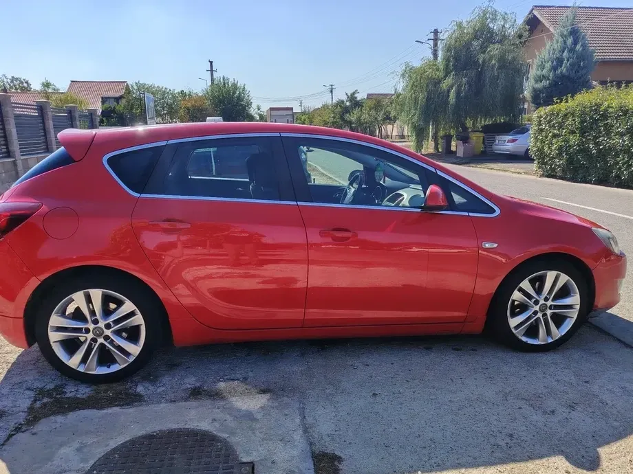 Opel Astra J — imagine 2