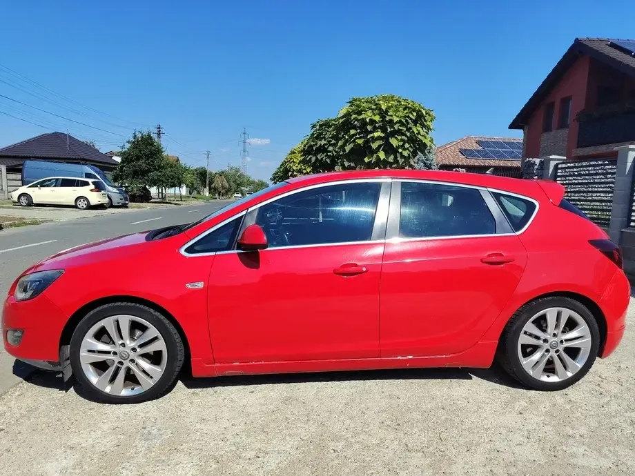 Opel Astra J — imagine 8