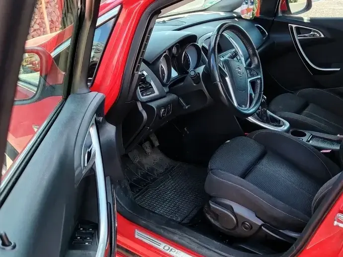 Opel Astra J