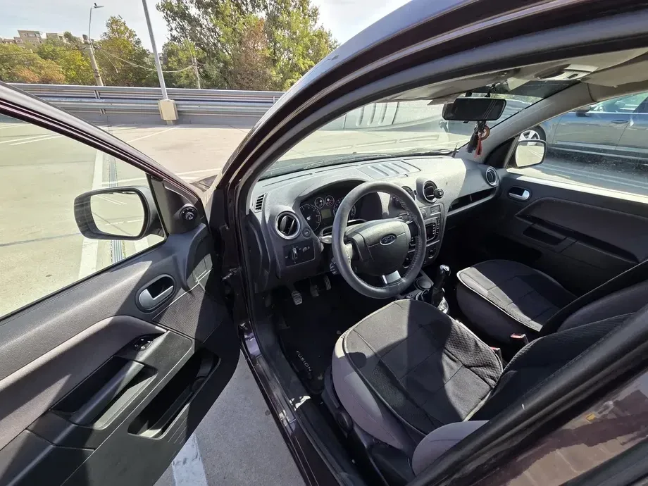 Ford Fusion — imagine 8