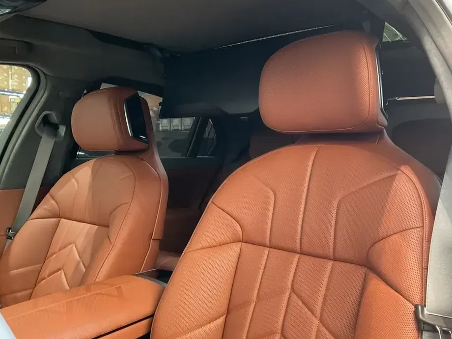 BMW Seria 7 740 xDrive MHEV — imagine 9