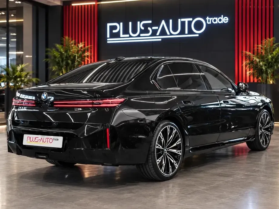 BMW Seria 7 G70 740 xDrive — imagine 5
