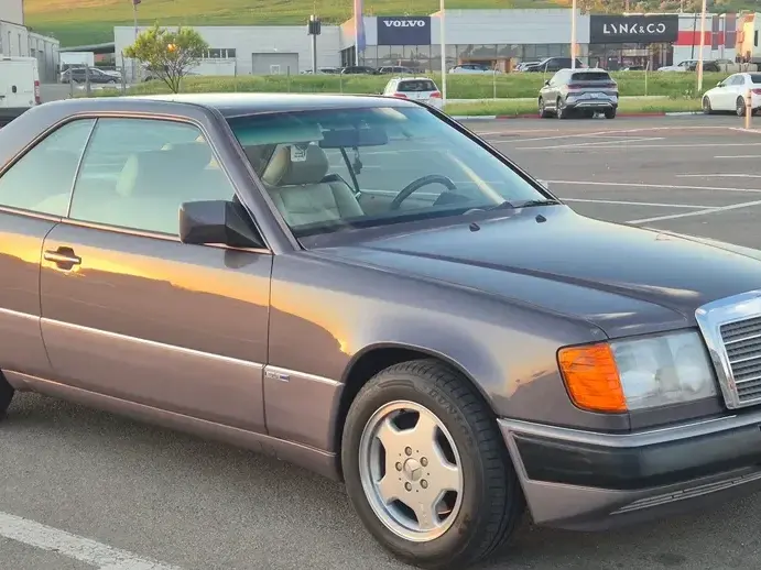 Mercedes-Benz W124