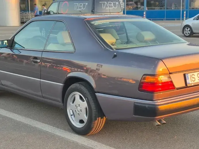 Mercedes-Benz W124